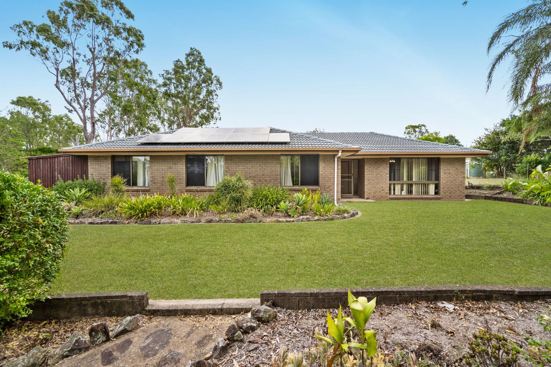 24 Riverside Avenue