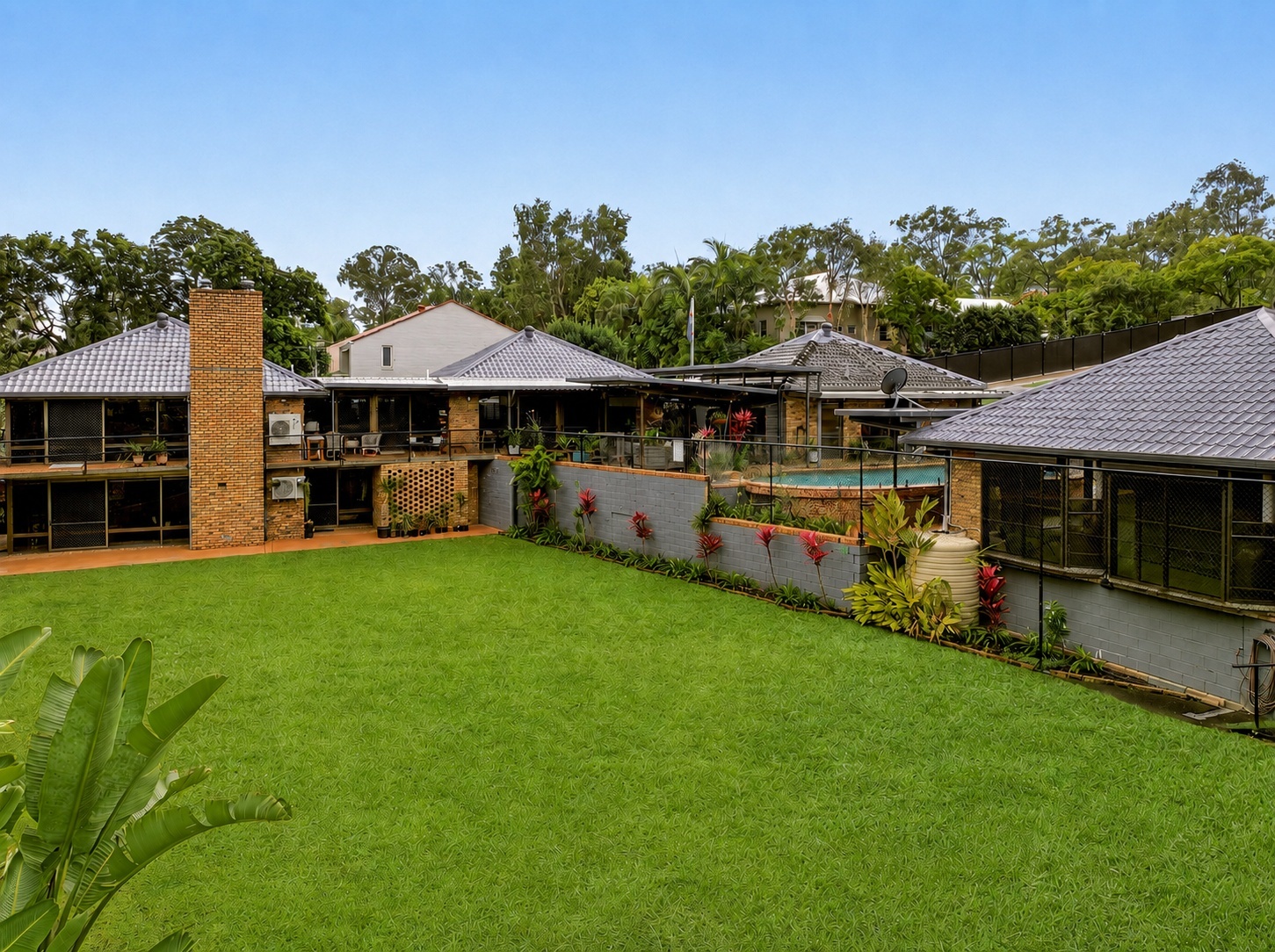 This property is not currently for sale or rent on https://brisbanerealestate.com.au