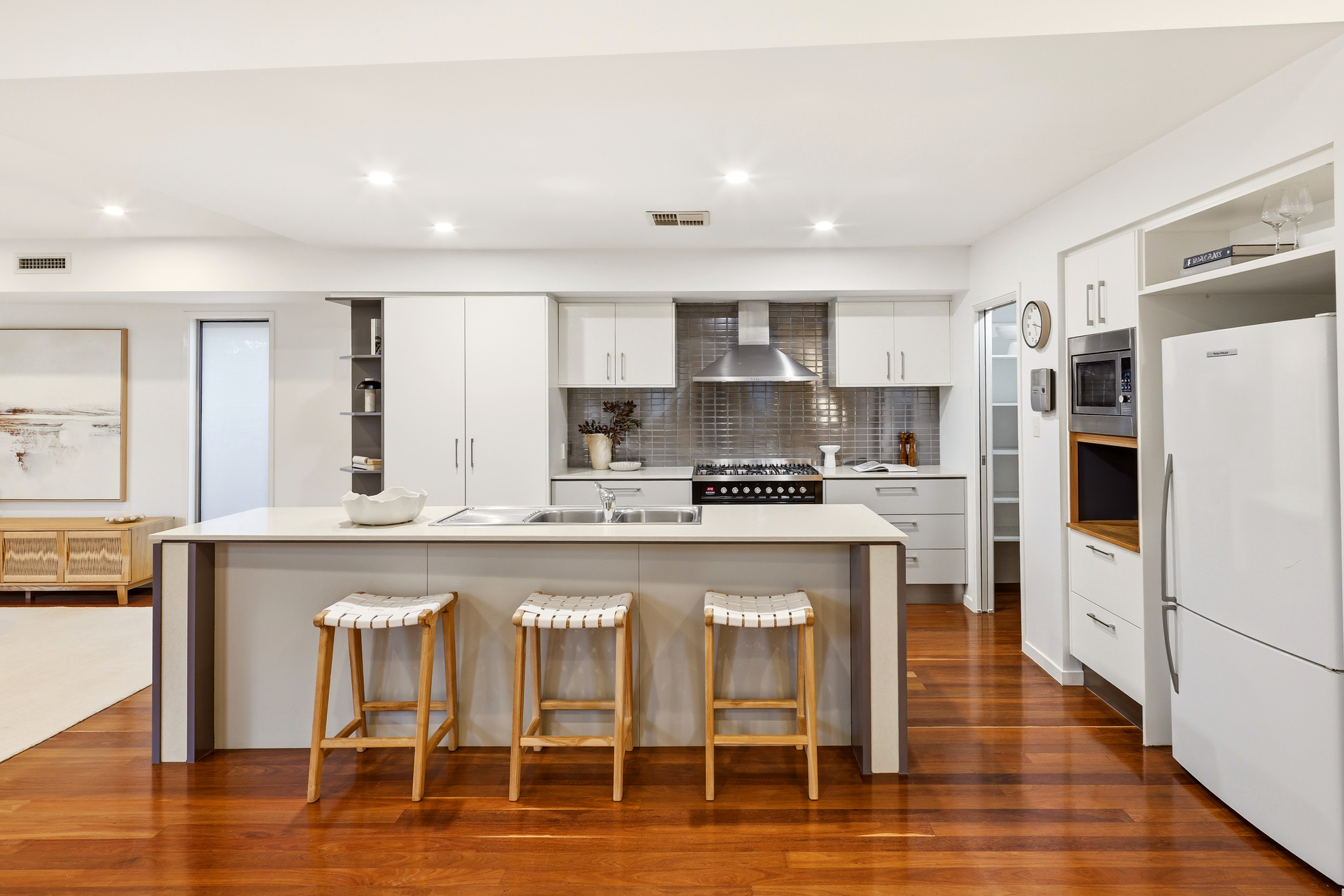 28 Eleventh Avenue