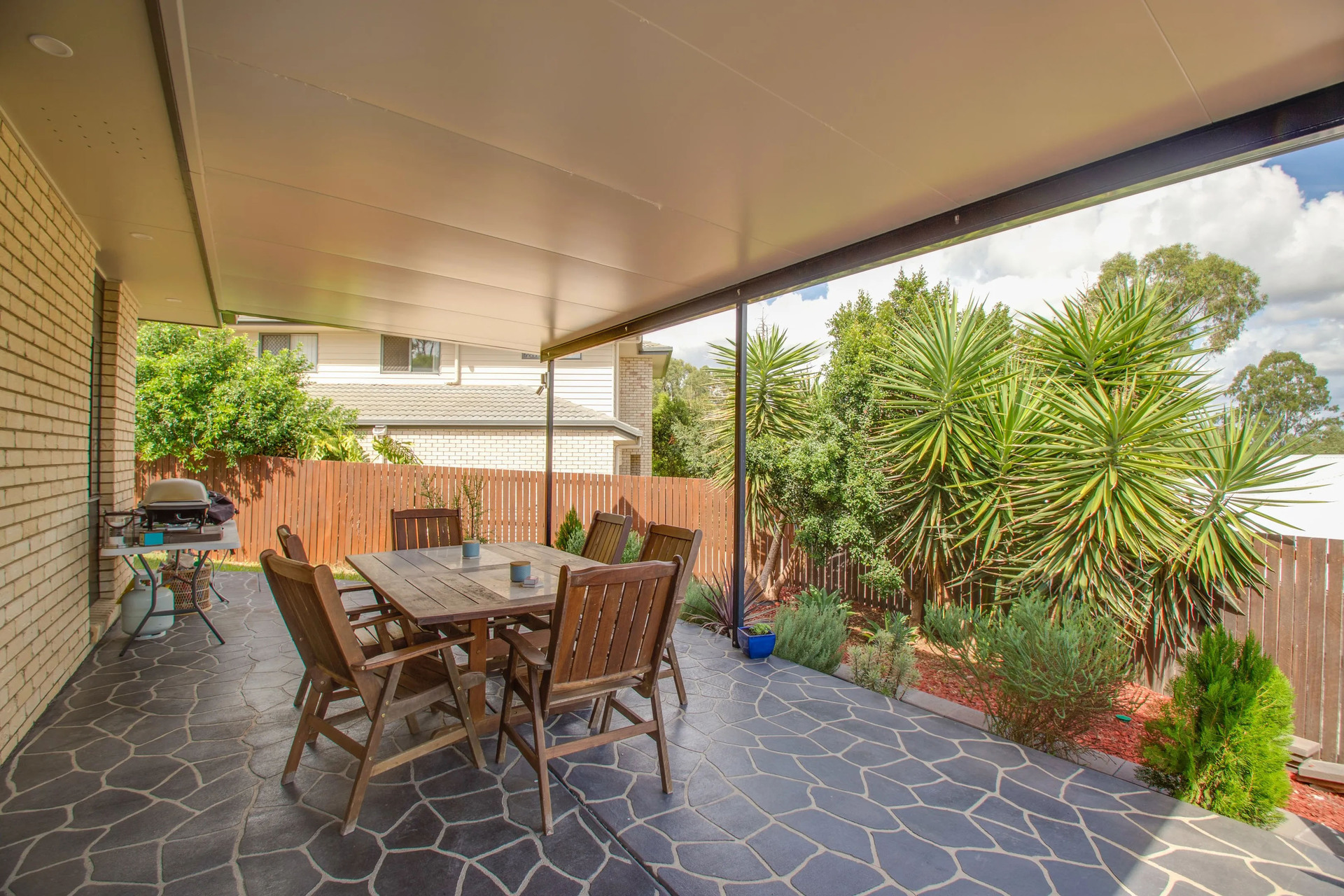 17 Calimon Court