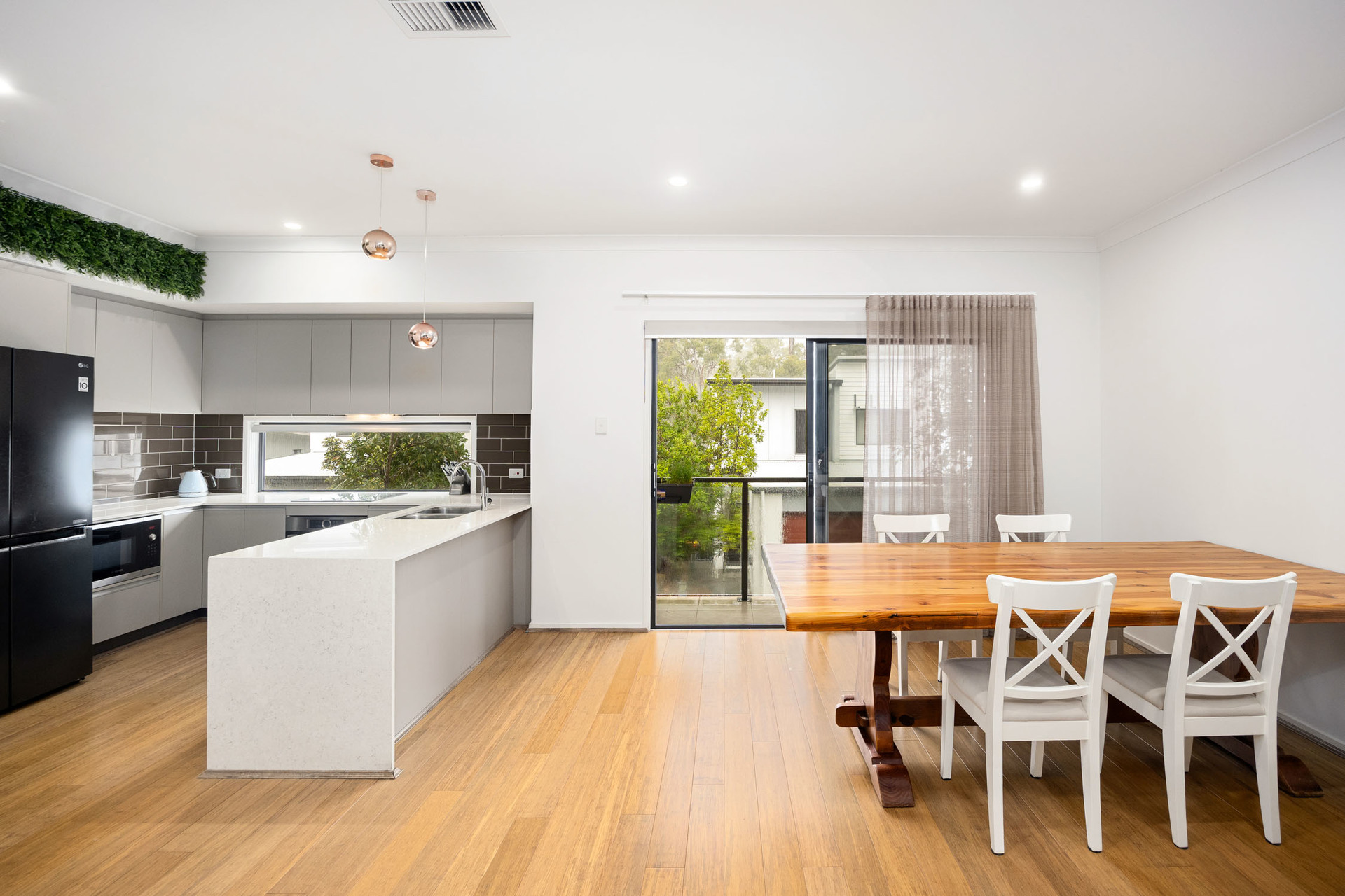 2/21 Kersley Road