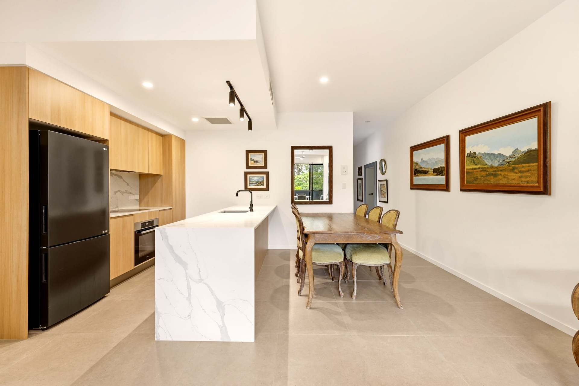 4/4 Shirley Street
